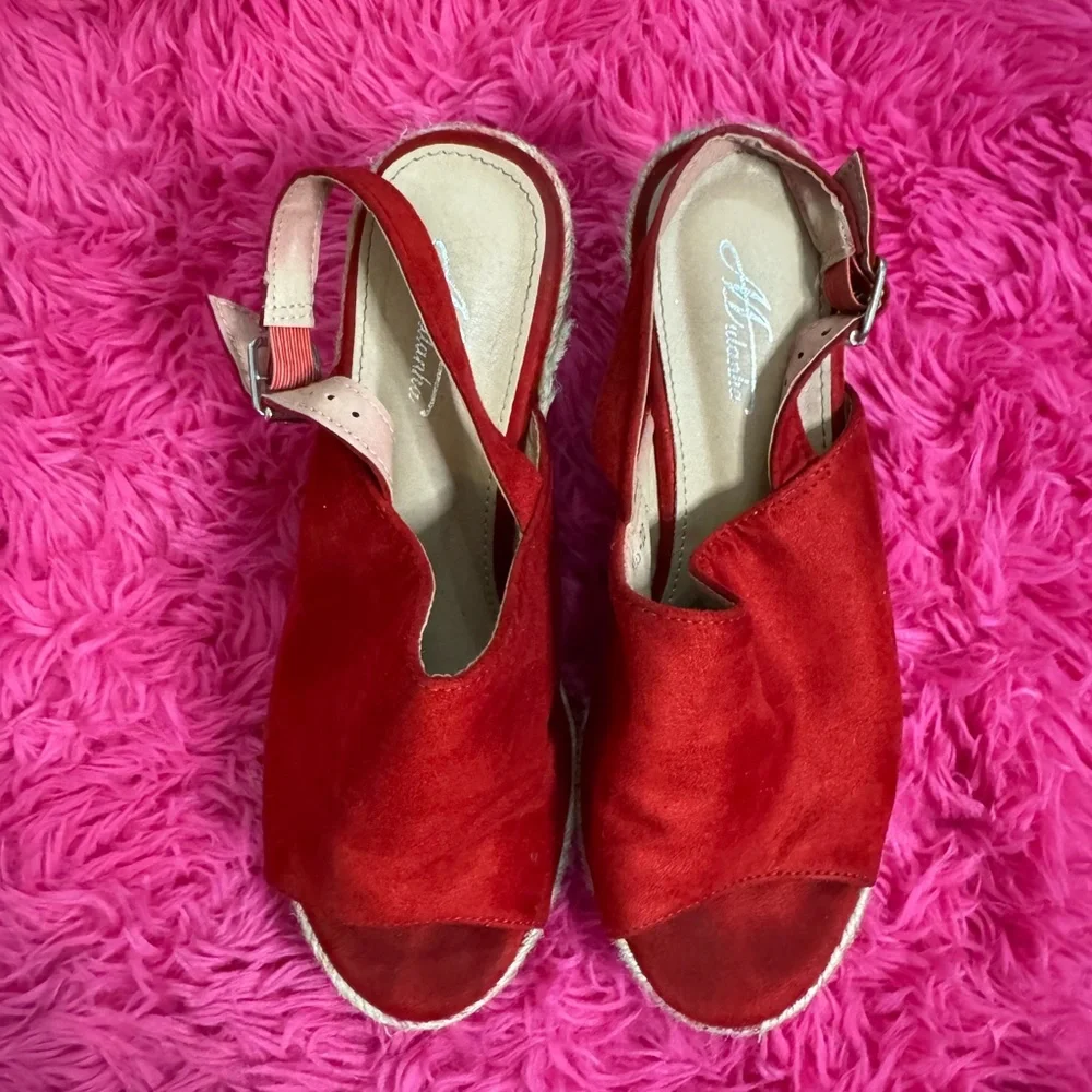 Red‎ Women's Sandals